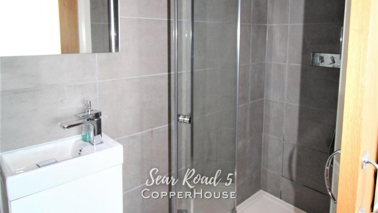 فليإكسستوو Beautiful Apartments On The Sea Front - Sea Road 5 المظهر الخارجي الصورة