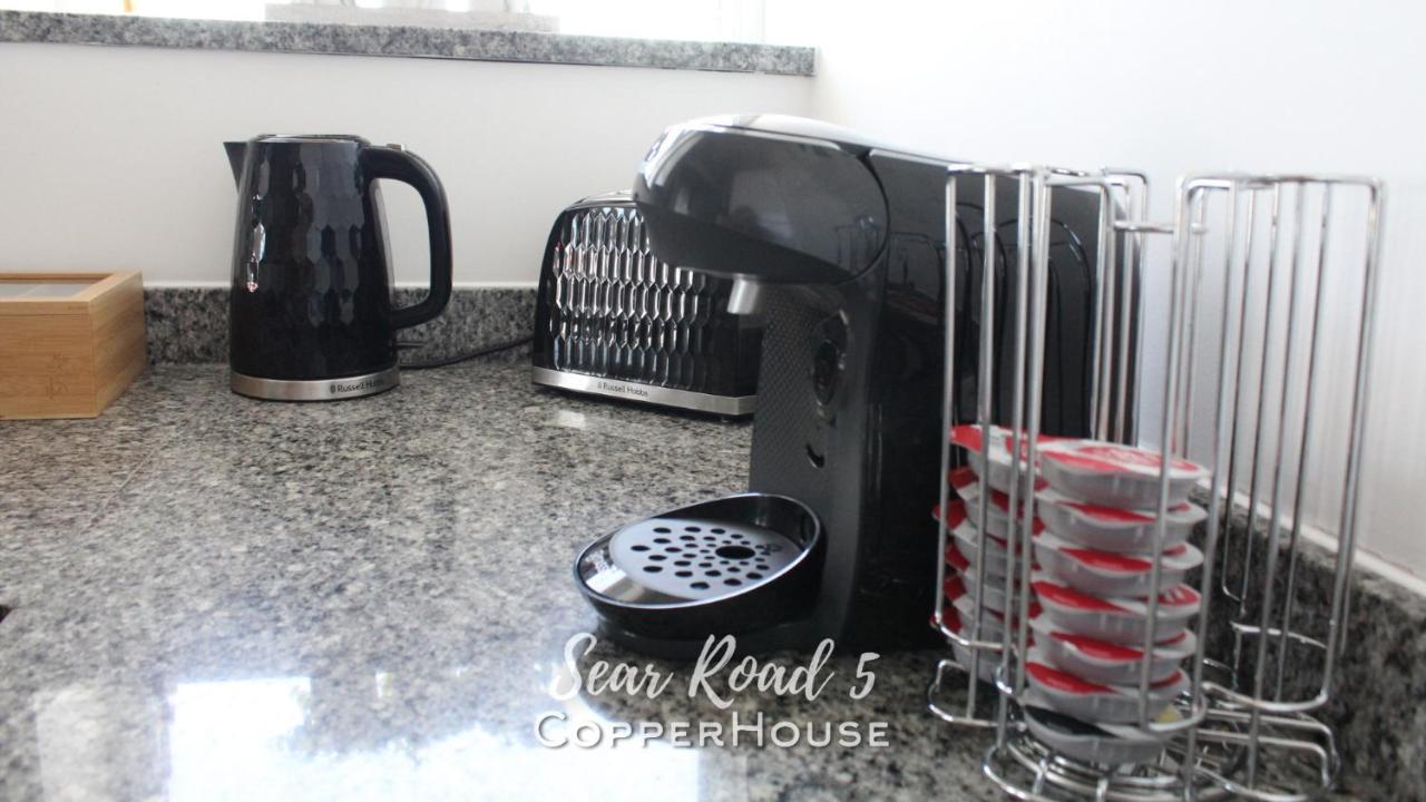 فليإكسستوو Beautiful Apartments On The Sea Front - Sea Road 5 المظهر الخارجي الصورة