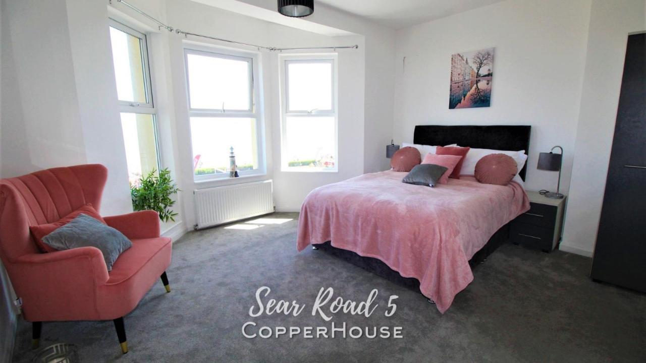 فليإكسستوو Beautiful Apartments On The Sea Front - Sea Road 5 المظهر الخارجي الصورة