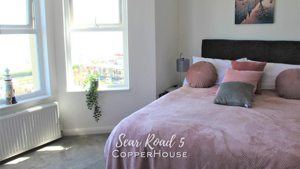 فليإكسستوو Beautiful Apartments On The Sea Front - Sea Road 5 المظهر الخارجي الصورة
