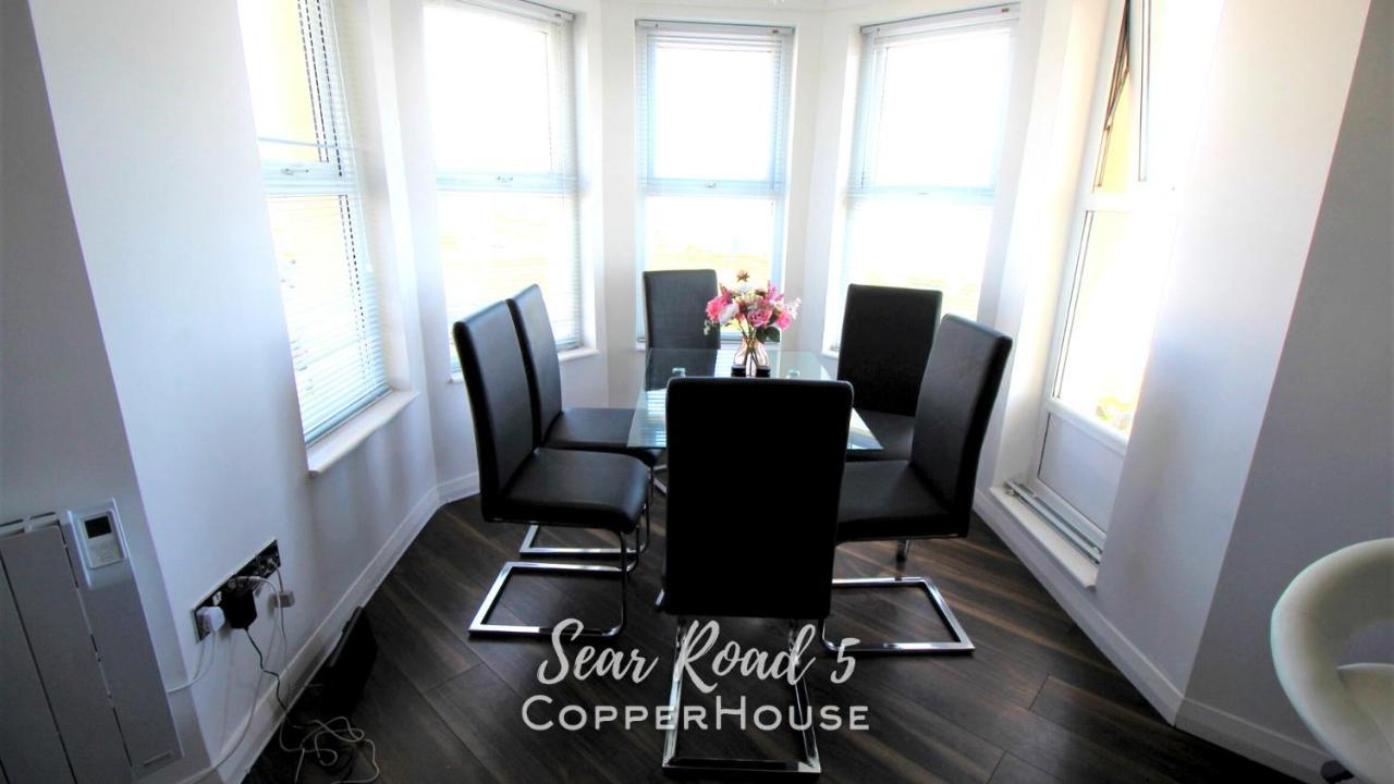فليإكسستوو Beautiful Apartments On The Sea Front - Sea Road 5 المظهر الخارجي الصورة