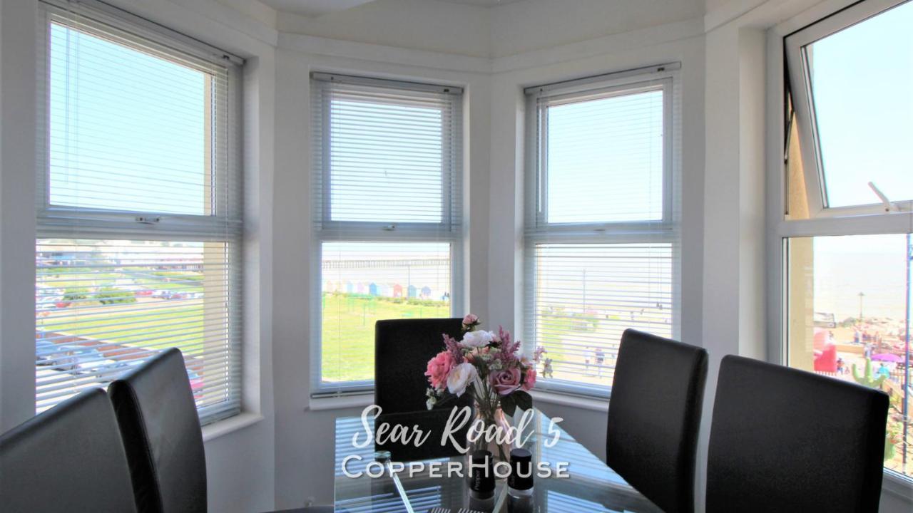 فليإكسستوو Beautiful Apartments On The Sea Front - Sea Road 5 المظهر الخارجي الصورة